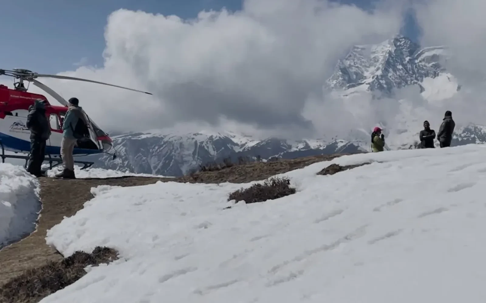 Helicopter Emergency Evacuations in the Himalayas: What Every Trekker Needs to Know Before Going to Everest